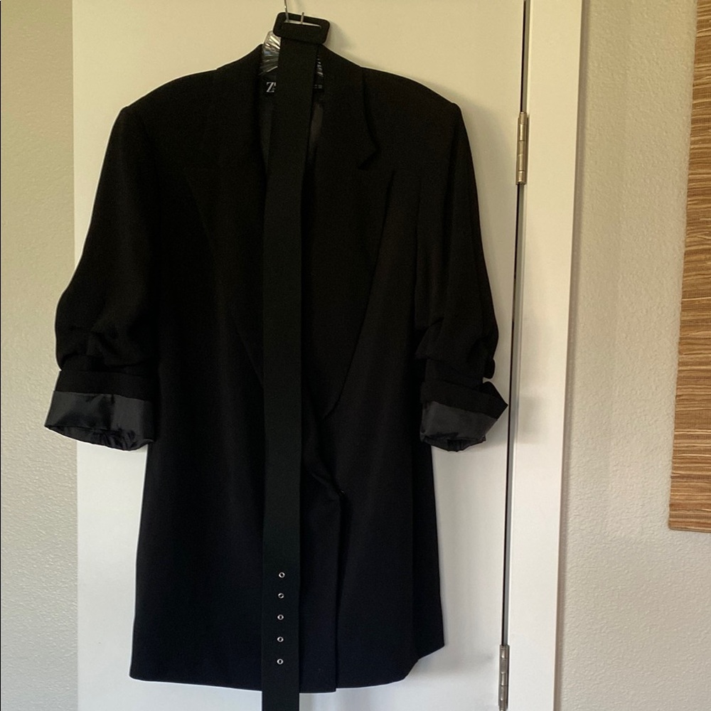 Zara Black Tailored Blazer with Belt - Picture 2 of 13